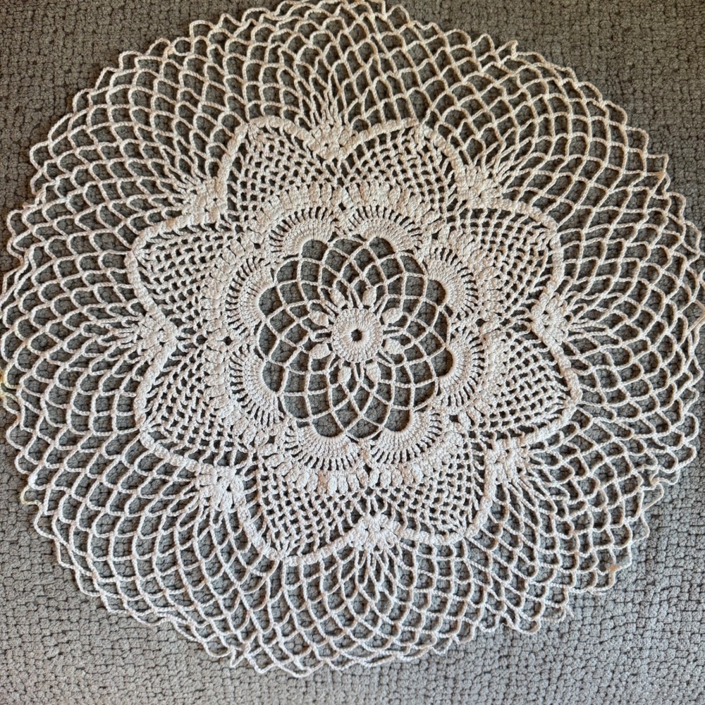 Crochet Doily 17" Off White, Beautiful Vintage Lace Floral Round